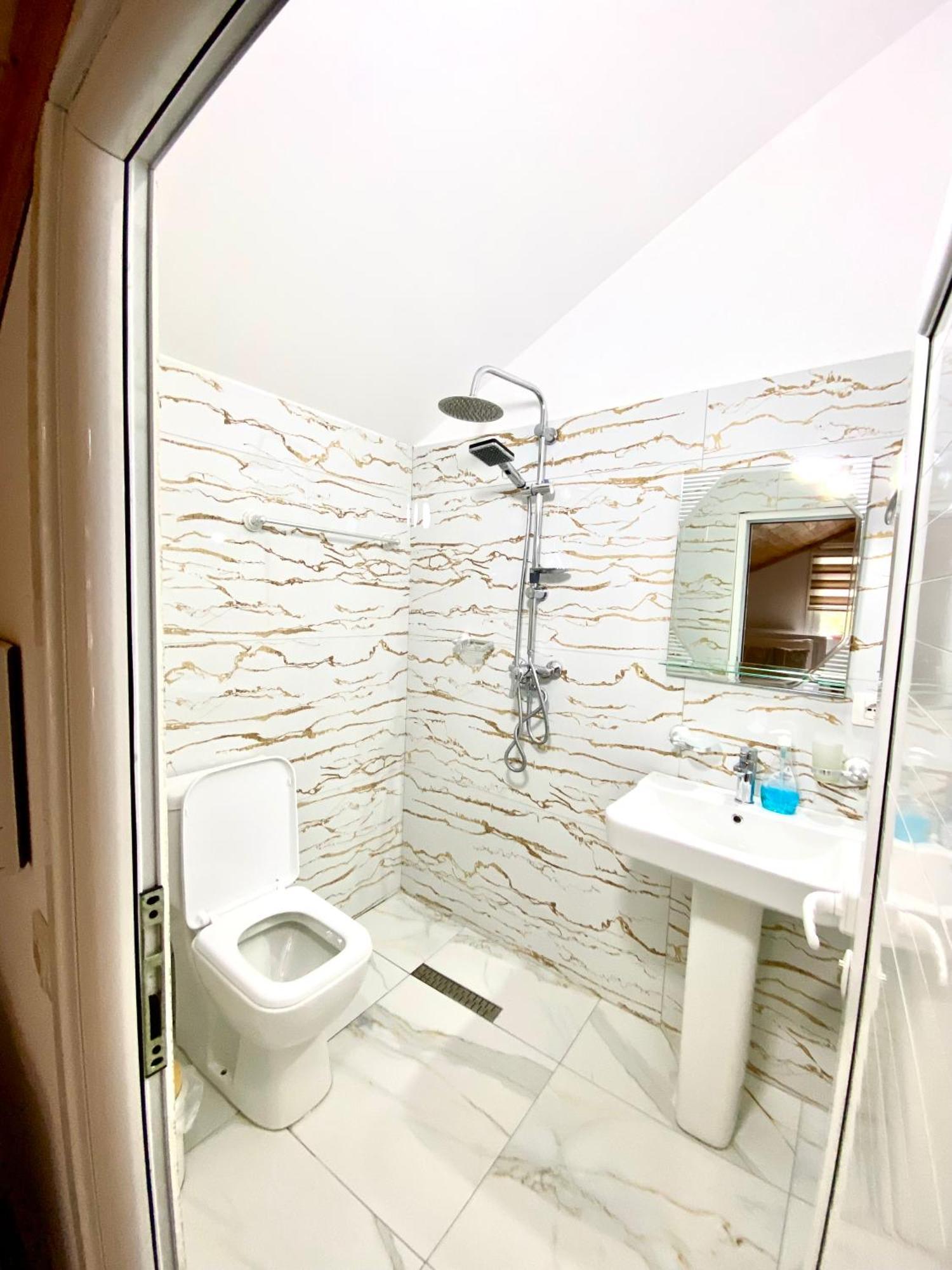 Guest House Rean Берат Экстерьер фото